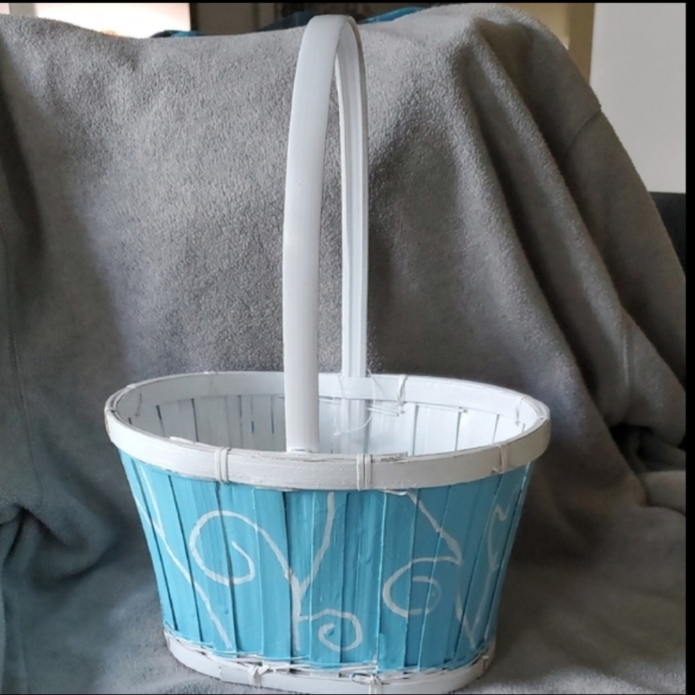 New, Spring Baskets, Easter - Picture 2 of 5